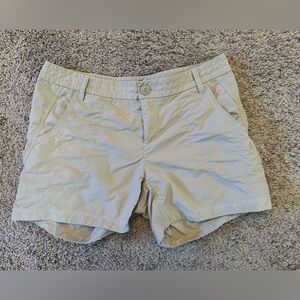 Eddie Bauer Tan Cargo Shorts for Casual Comfort